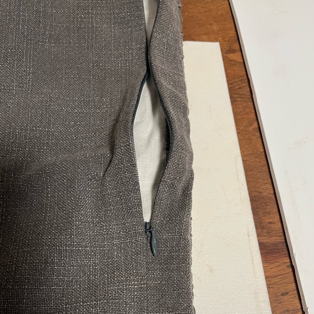 Pottery barn pillow case 22x22 - Picture 5 of 7